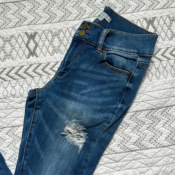 New York and Company Super Stretchy Skinny Jeans Size 6 - Picture 2 of 12